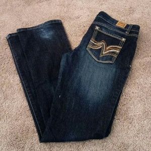 l.e.i. jeans. Very comfortable. Dark wash. Lowrise